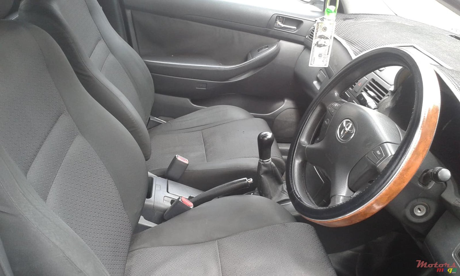 2008' Toyota Avensis photo #3