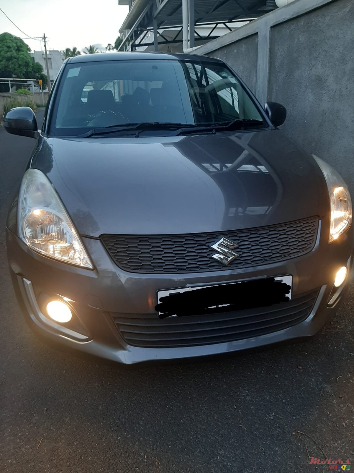 2015' Suzuki Swift photo #4