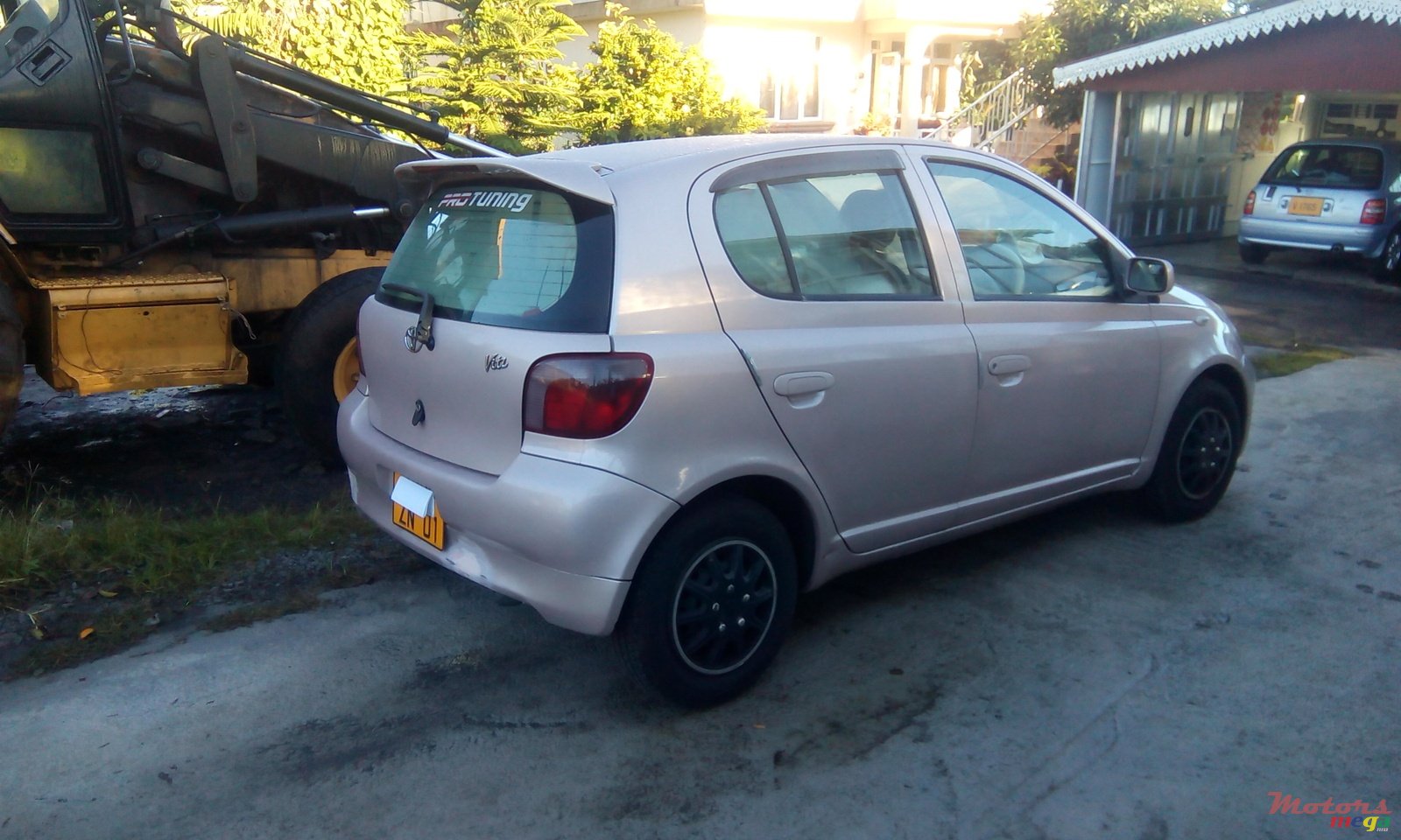 2001' Toyota Vitz photo #3