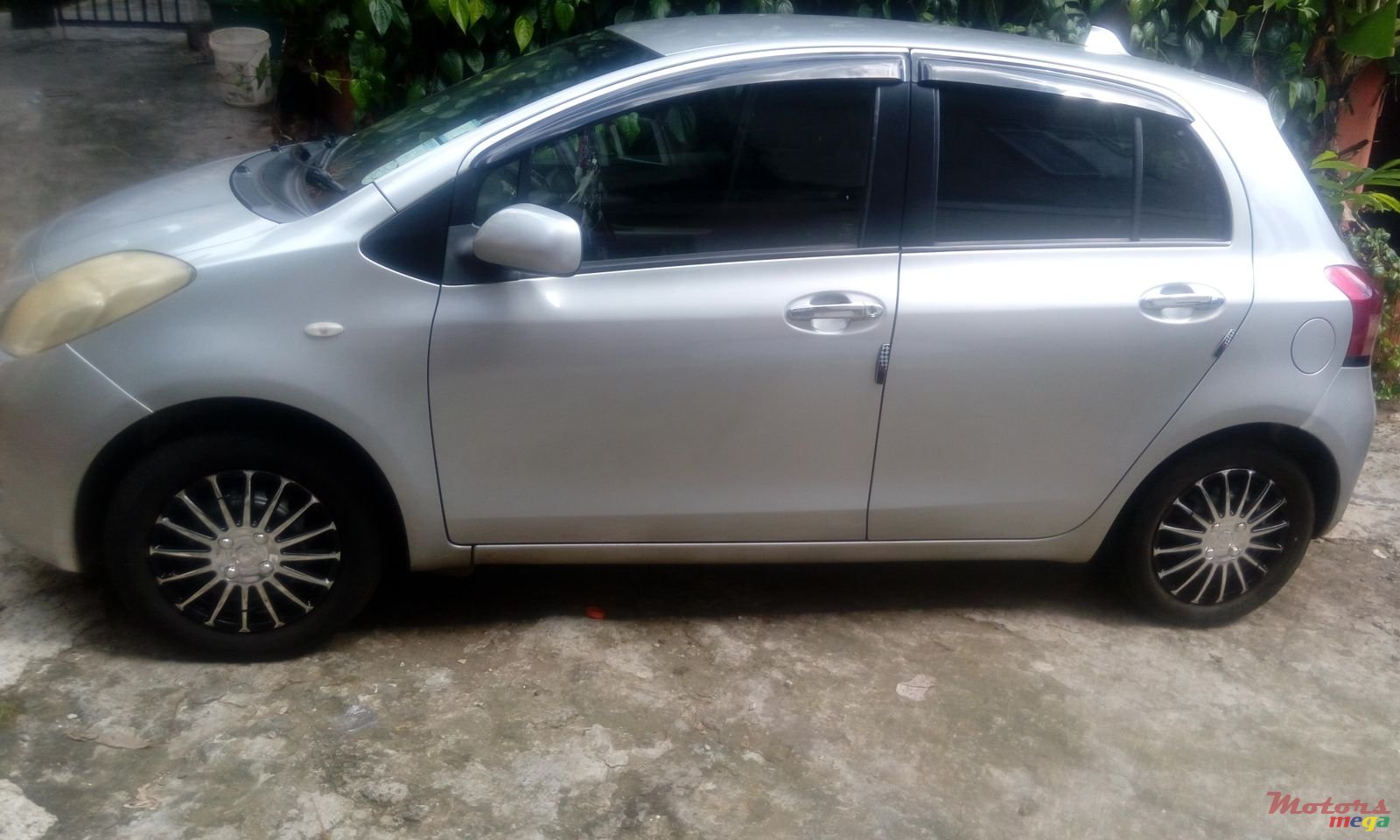 2006' Toyota Vitz vitz photo #1