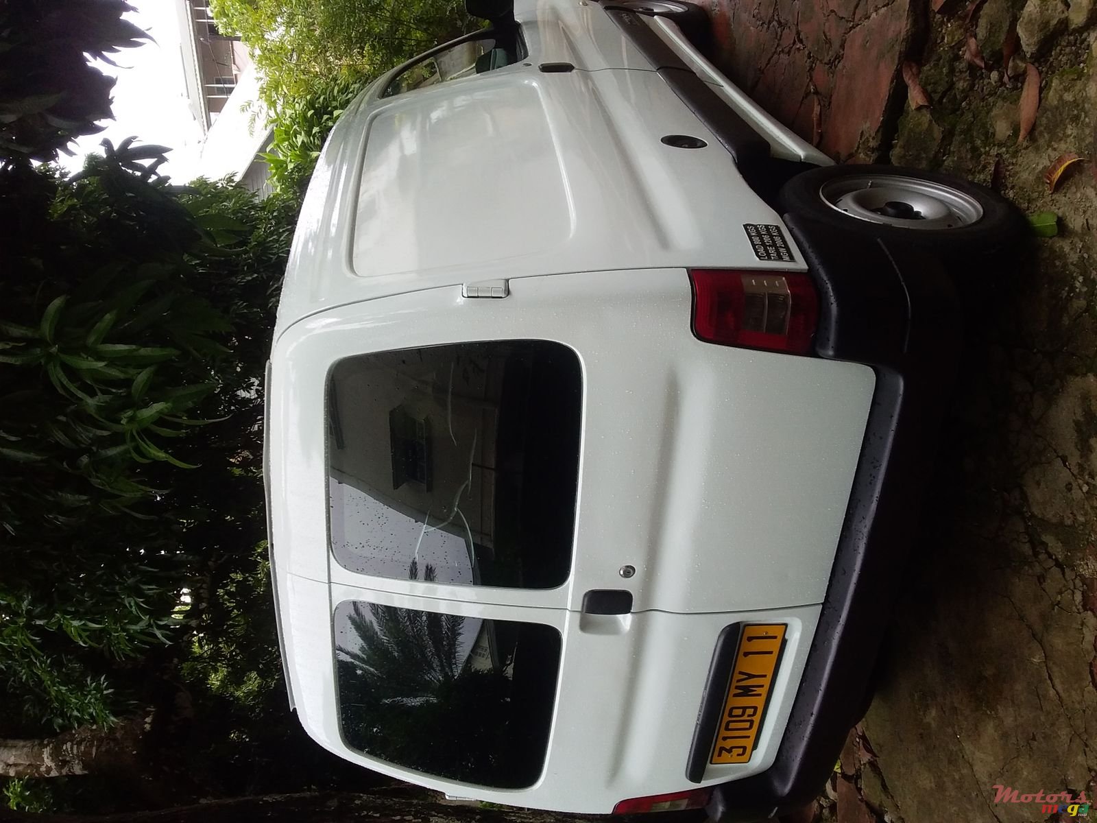 2011' Citroen Berlingo photo #3