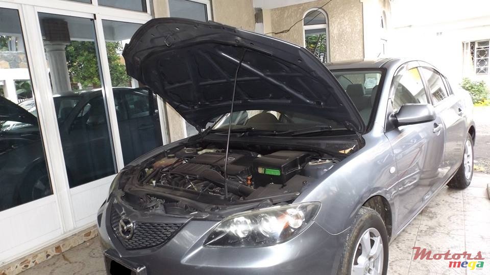 2005' Mazda Axela photo #7