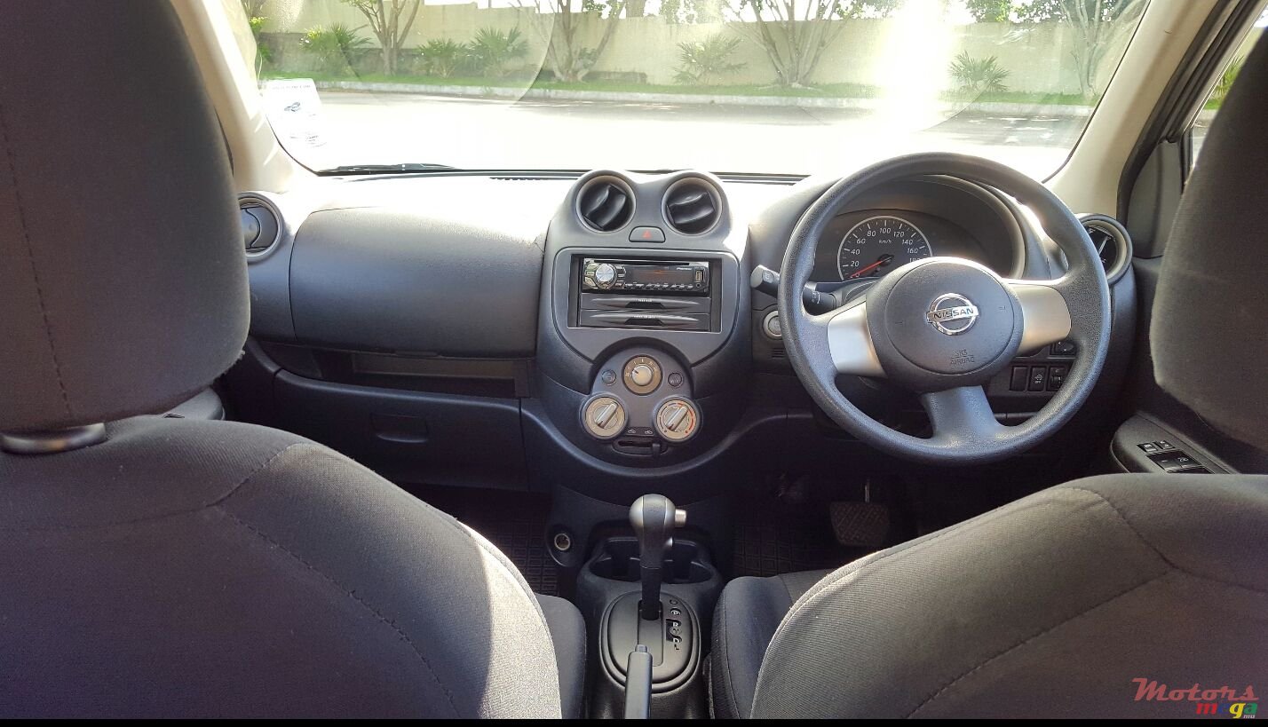 2011' Nissan March photo #5