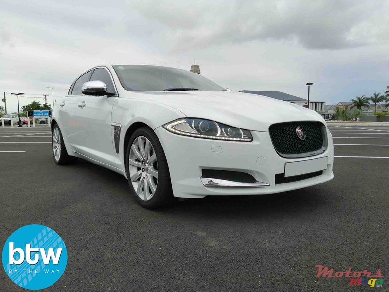 2013' Jaguar XF 2.2 Diesel photo #1