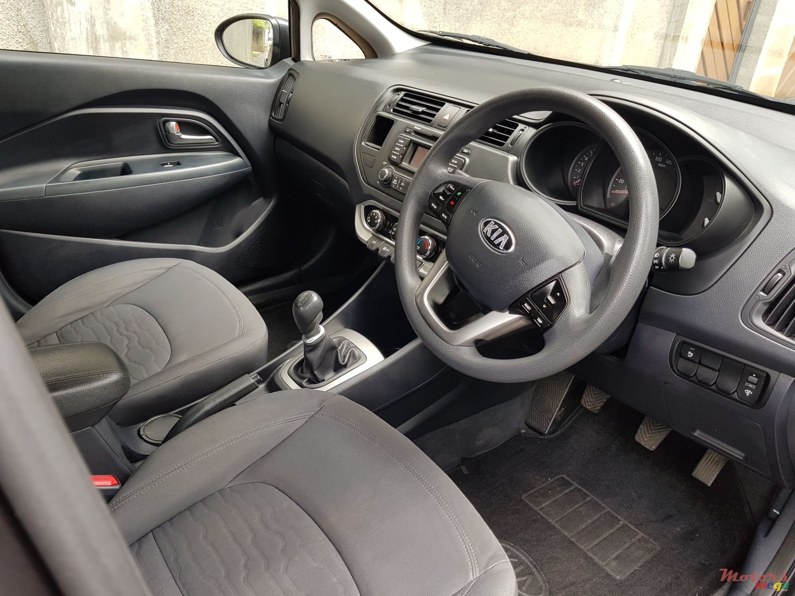 2014' Kia Rio photo #5