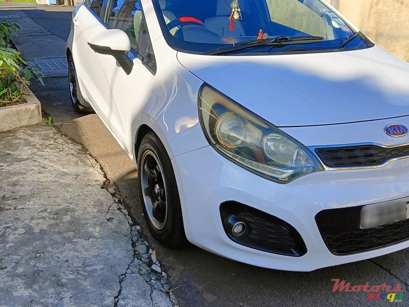 2012' Kia Rio photo #4