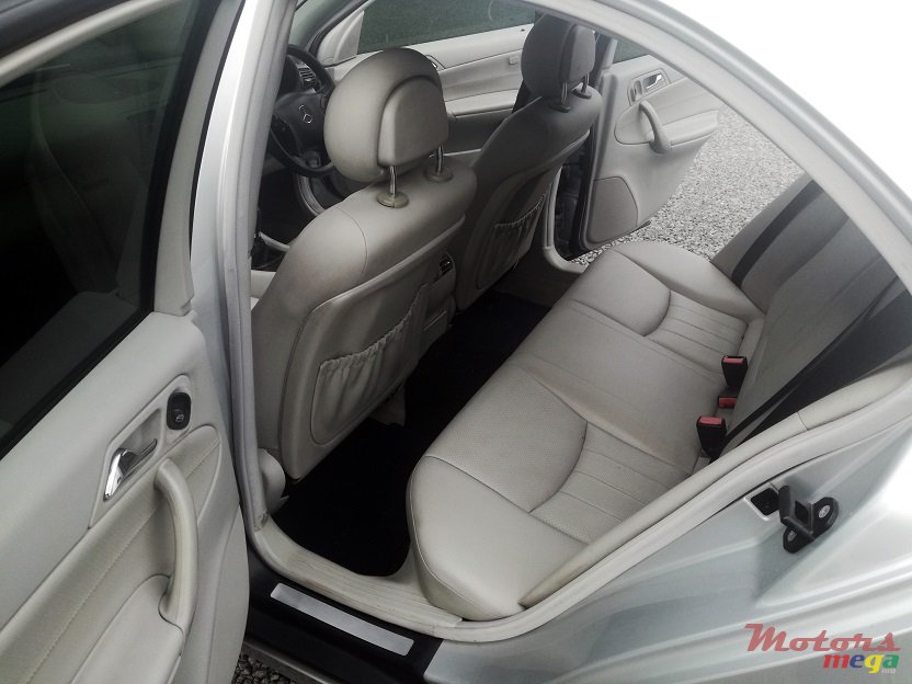 2004' Mercedes-Benz C180 K Manual 1.8L photo #4