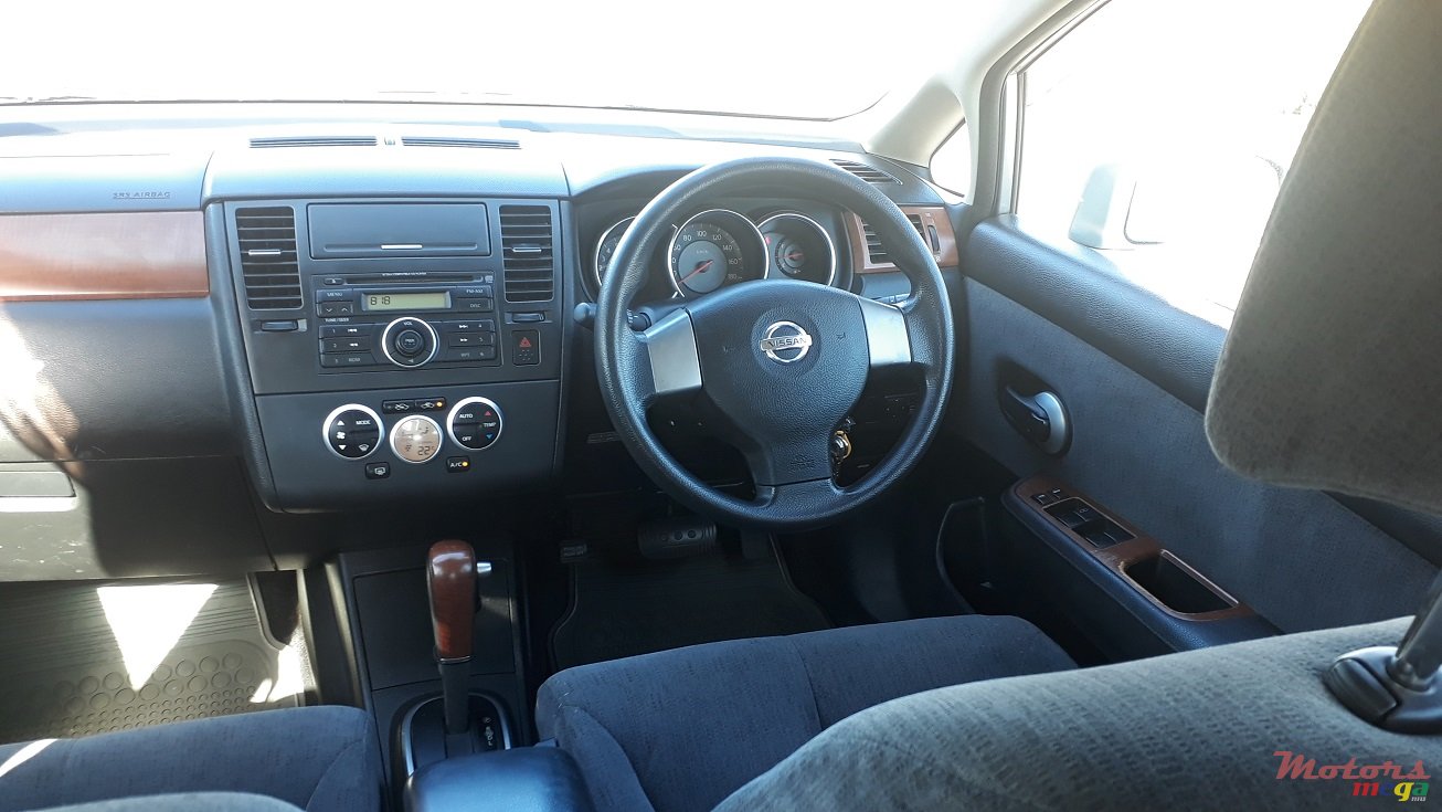 2006' Nissan Tiida Latio photo #5