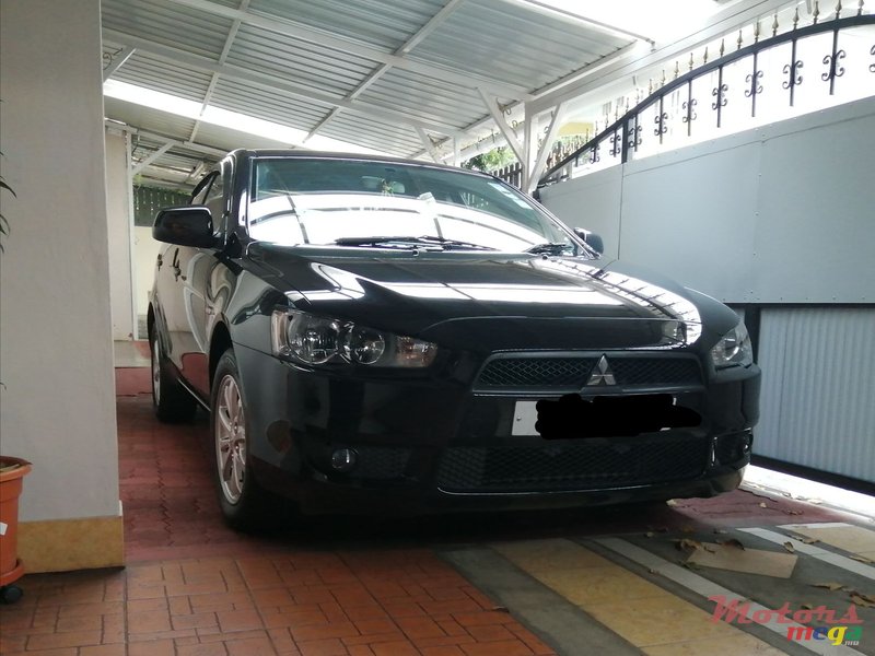 2011' Mitsubishi Lancer photo #2