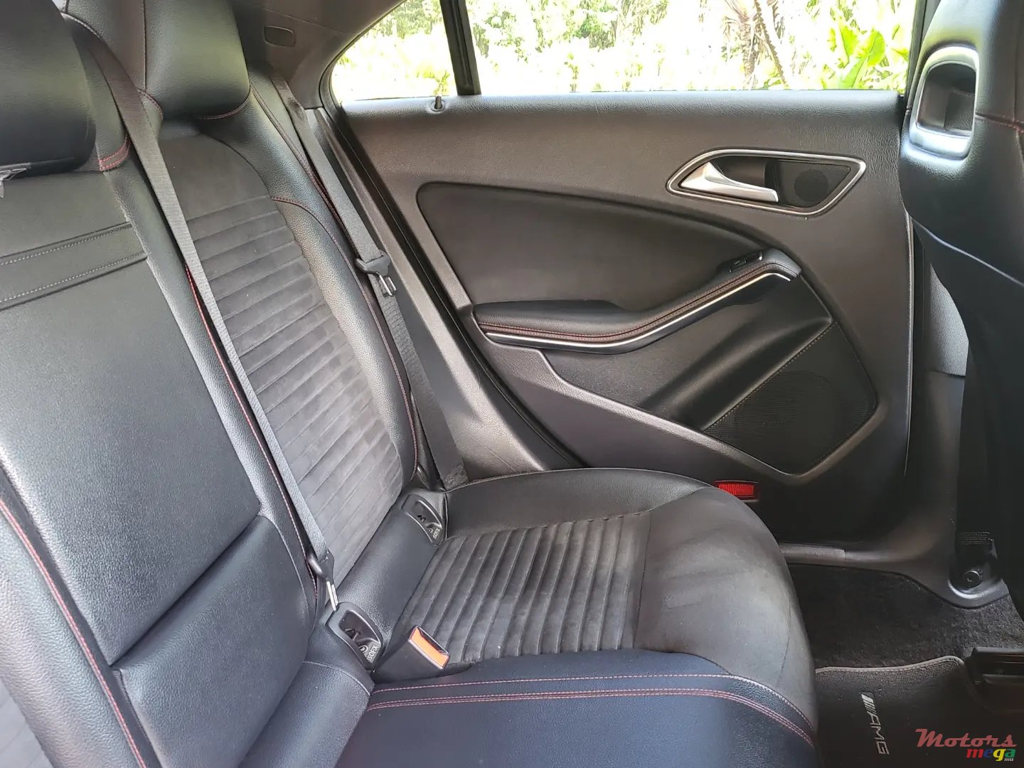 2014' Mercedes-Benz CLA 180 photo #4