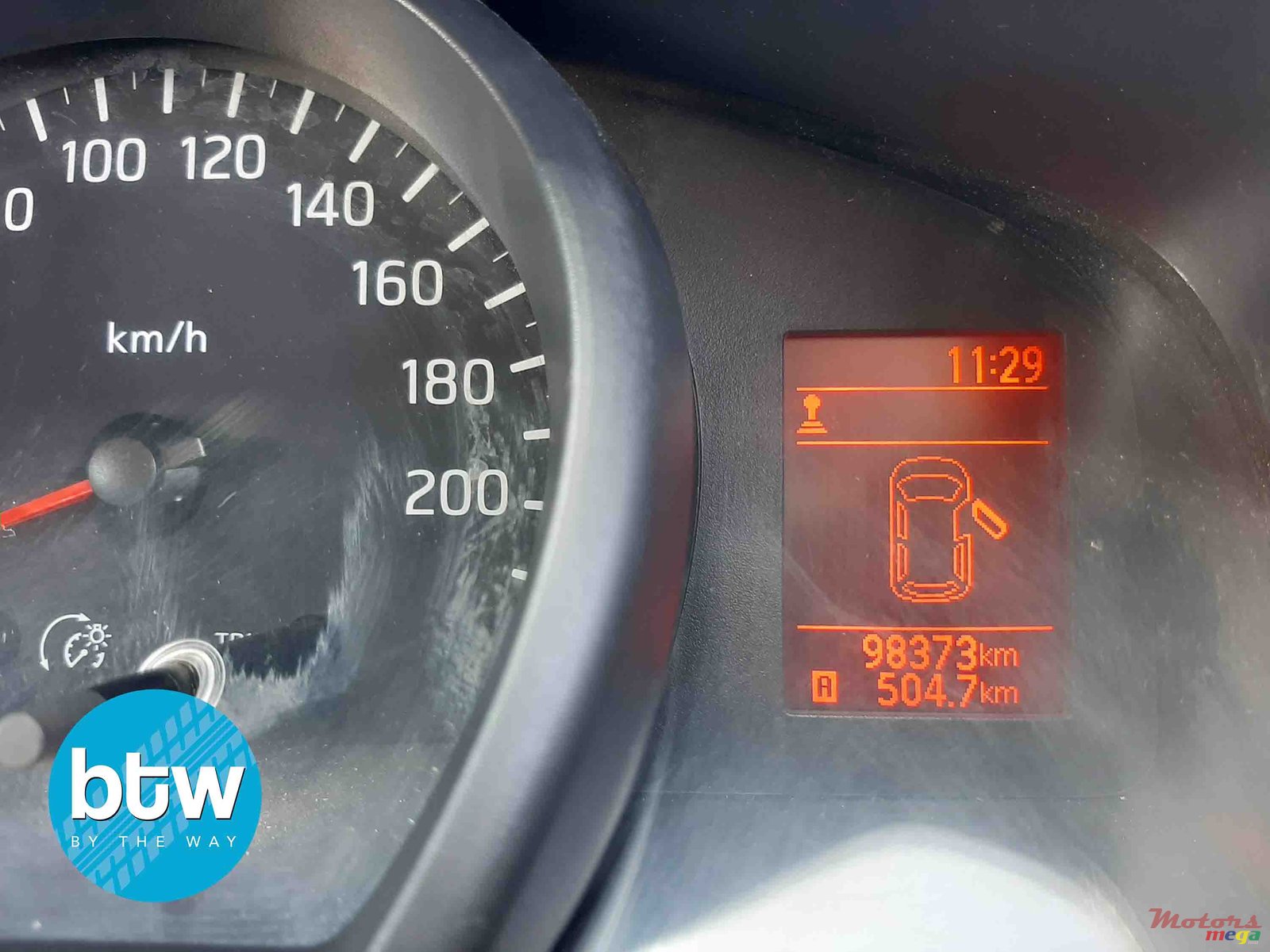 2018' Nissan NV photo #7