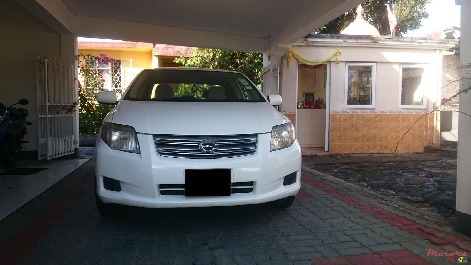 2006' Toyota Corolla Axio photo #1