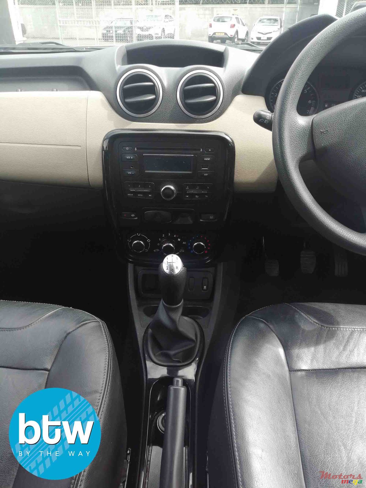 2014' Renault Duster AWD photo #6