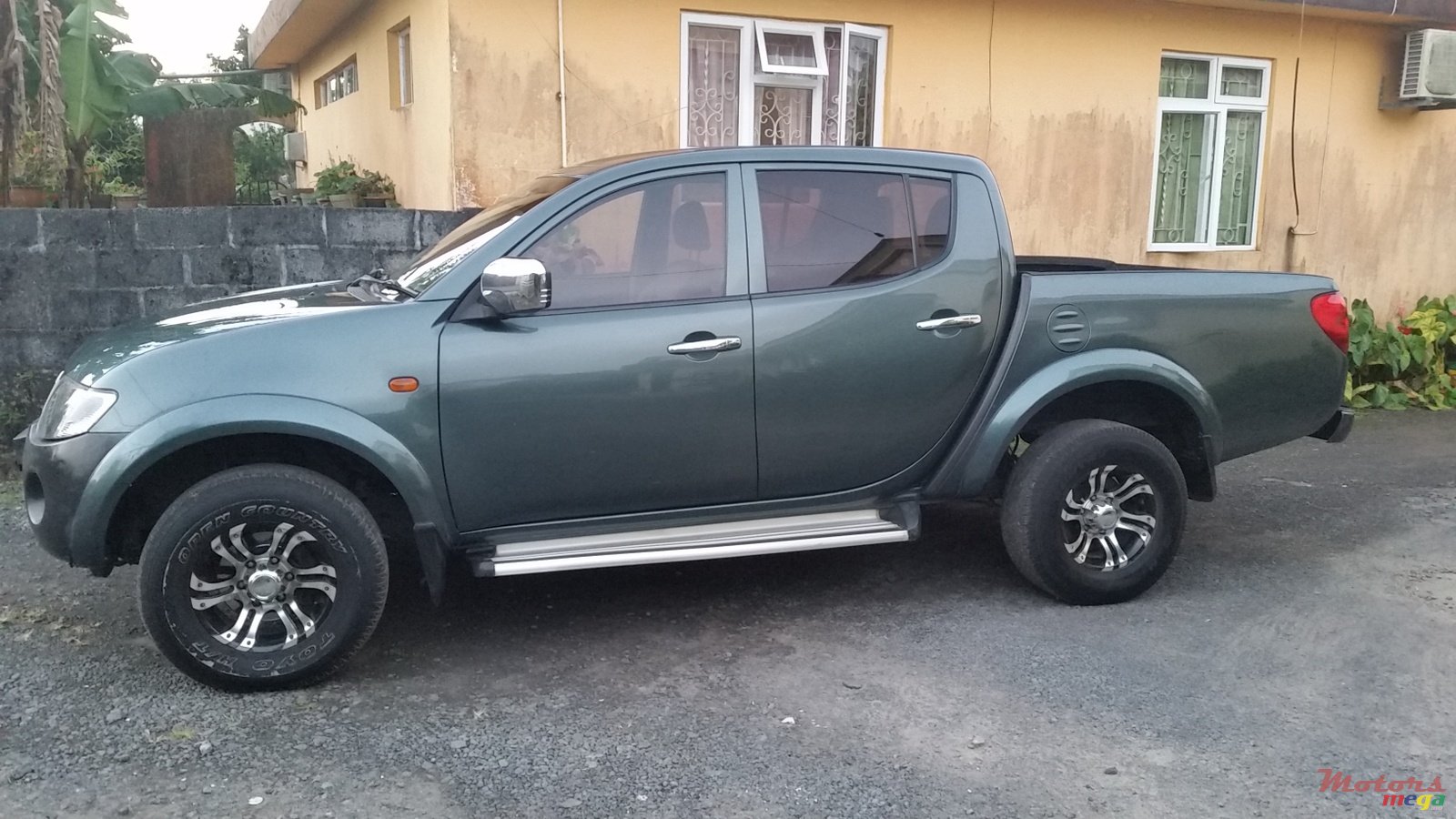 2010' Mitsubishi Sportero 4/4 photo #1