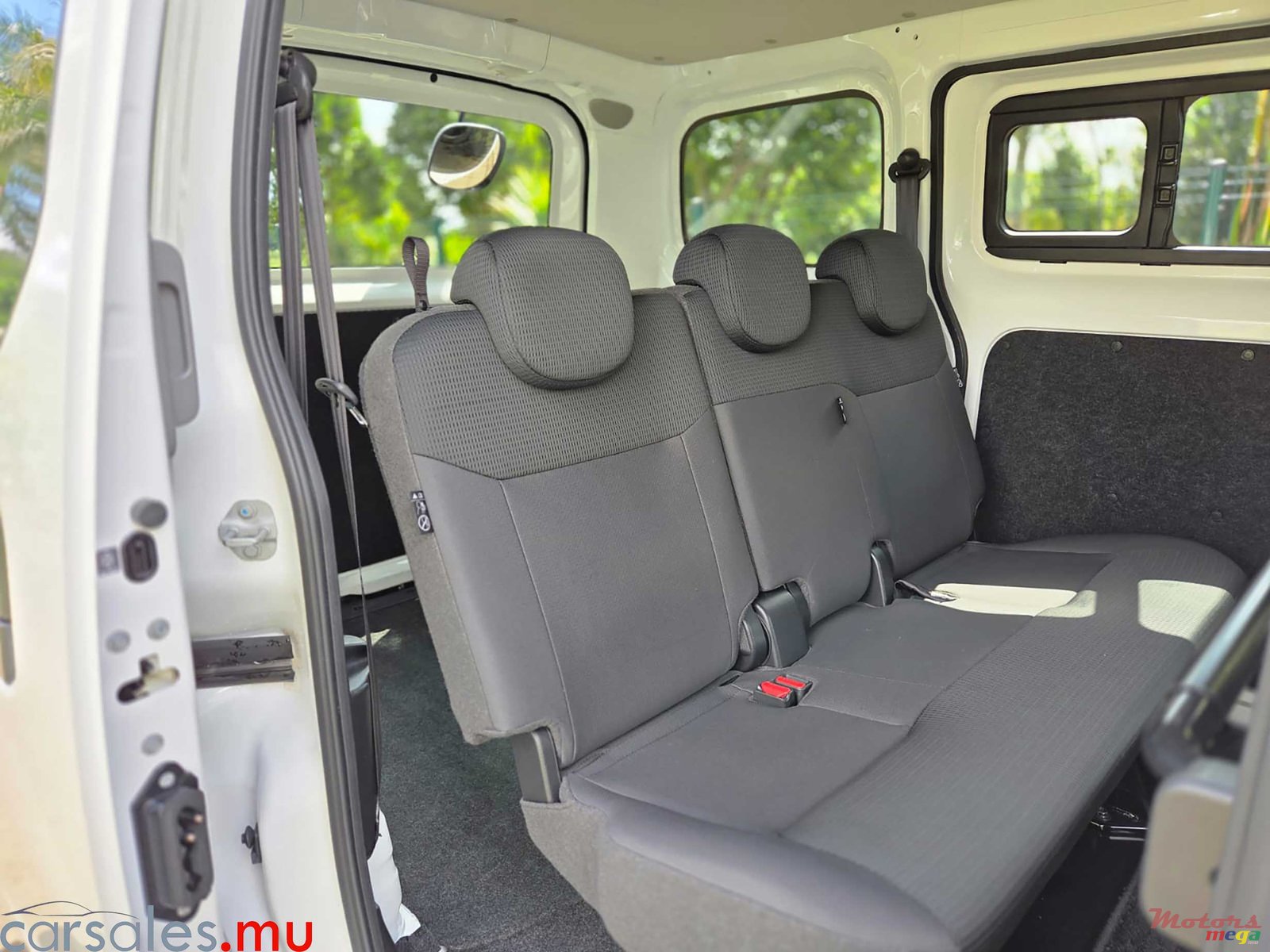 2023' Nissan NV200 VX 5 Seater photo #6