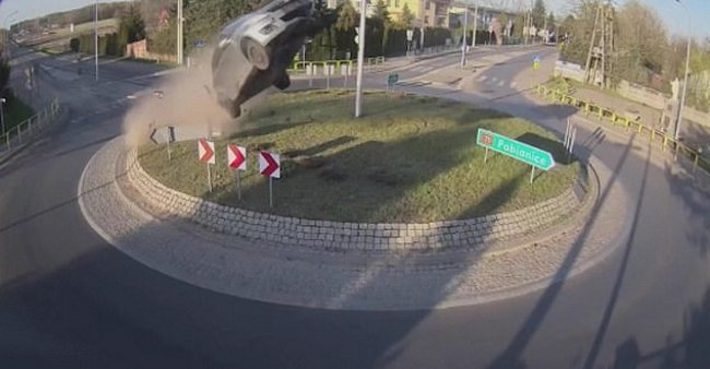Slamming Into a Roundabout at High Speed Is How You Make a Suzuki Swift Fly