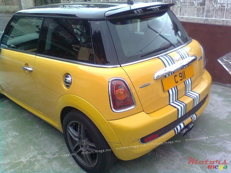2007' MINI Cooper S JCW 220 hp photo #1