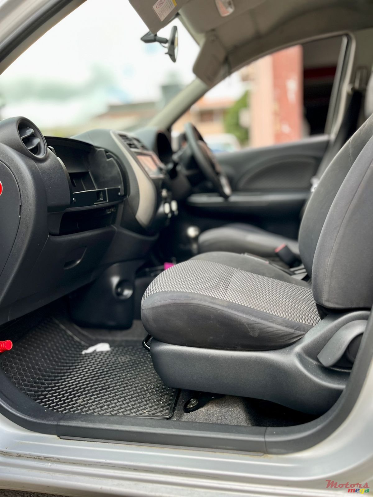 2014' Nissan March photo #5