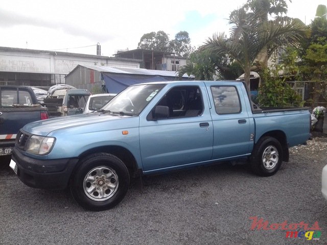 2006' Nissan Navara 2*4 photo #2