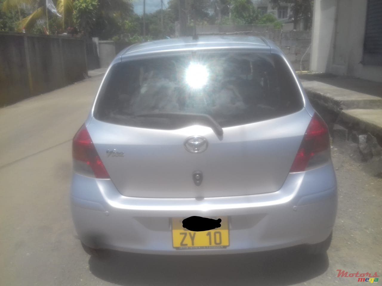 2010' Toyota Vitz photo #1