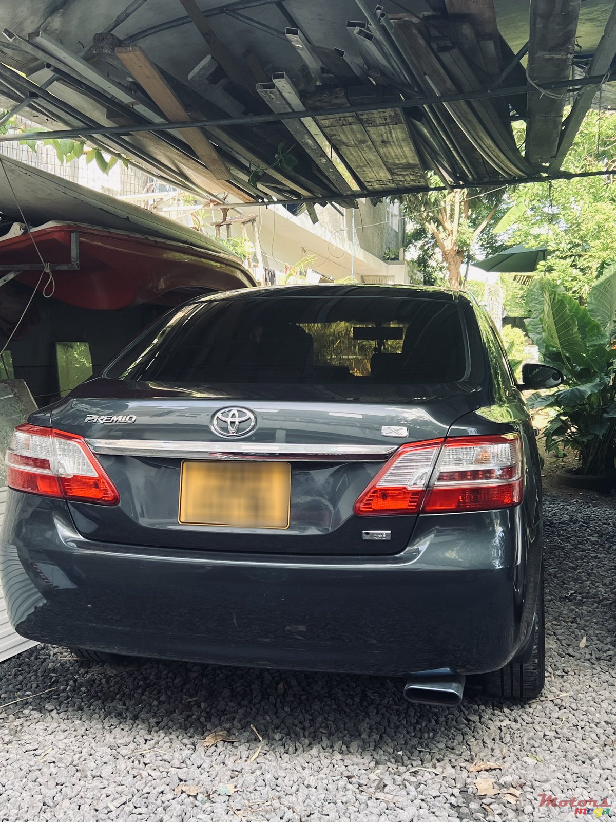 2015' Toyota Premio photo #1