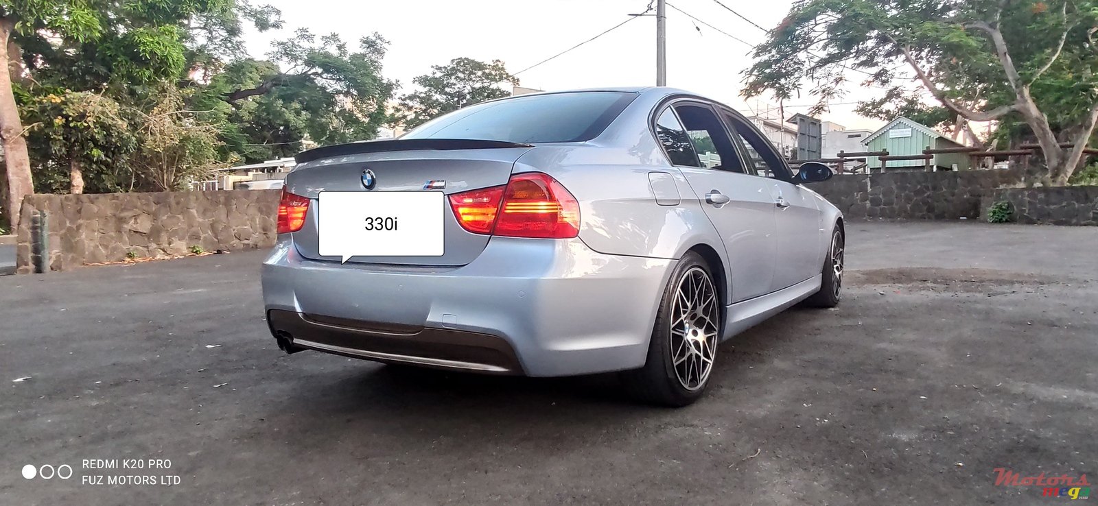 2009' BMW 330 photo #3