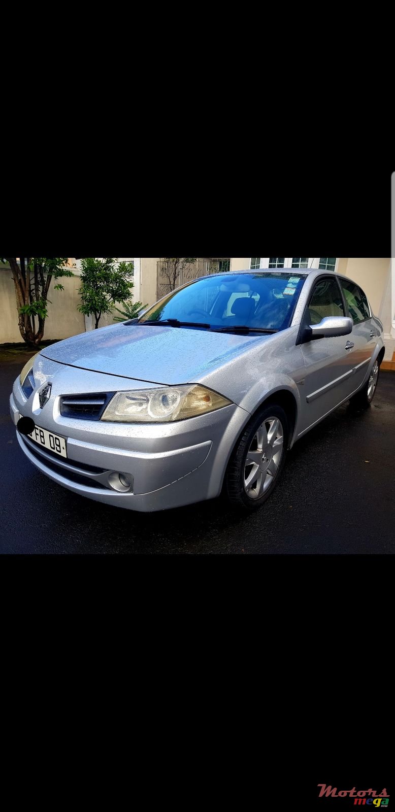 2009' Renault Megane photo #1