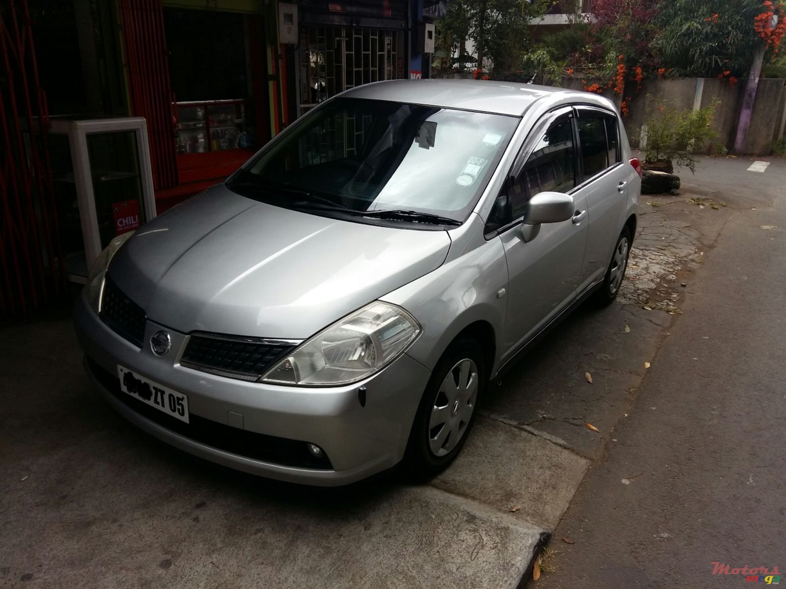 2005' Nissan Tiida photo #4