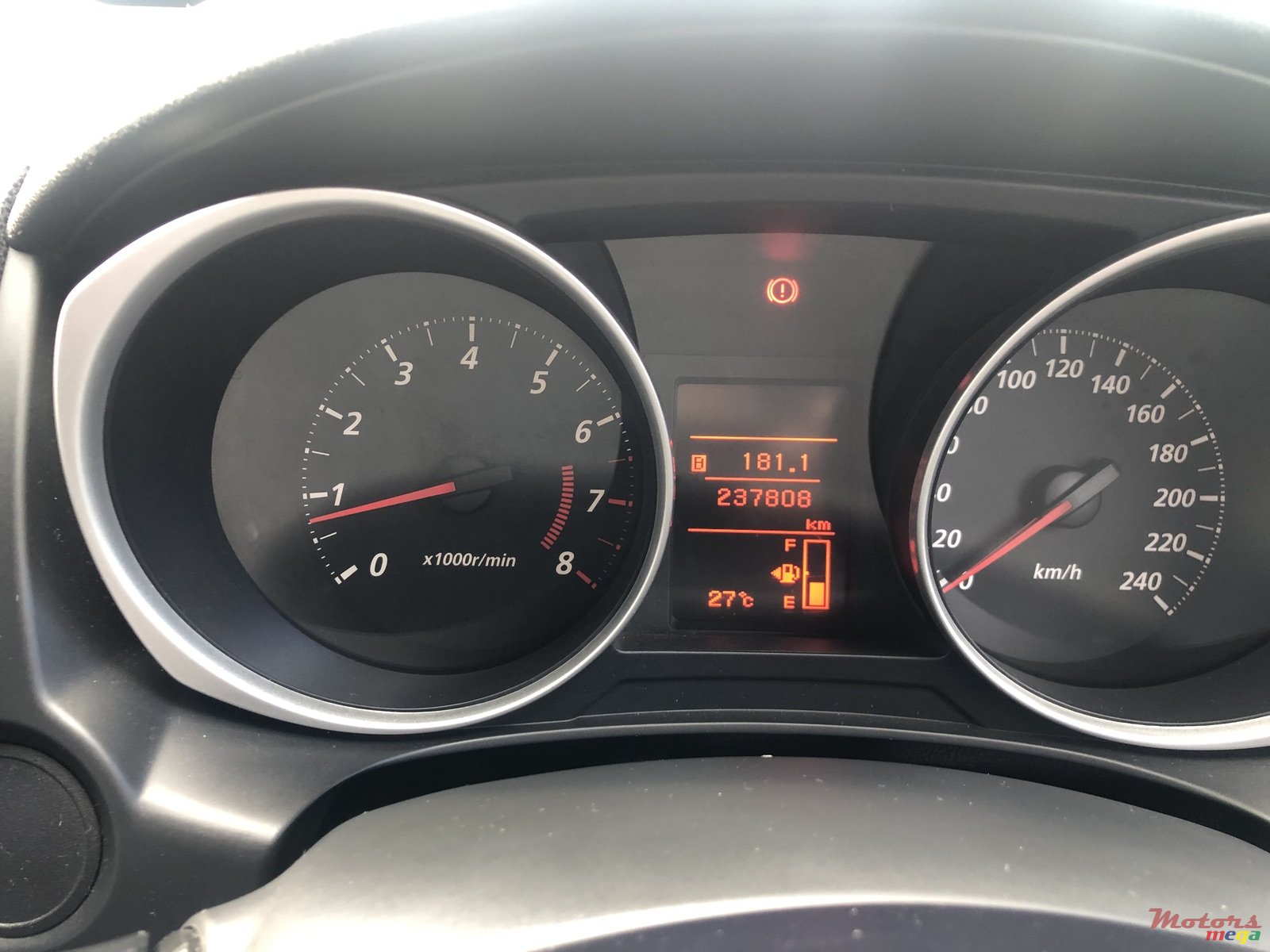 2013' Mitsubishi ASX photo #6