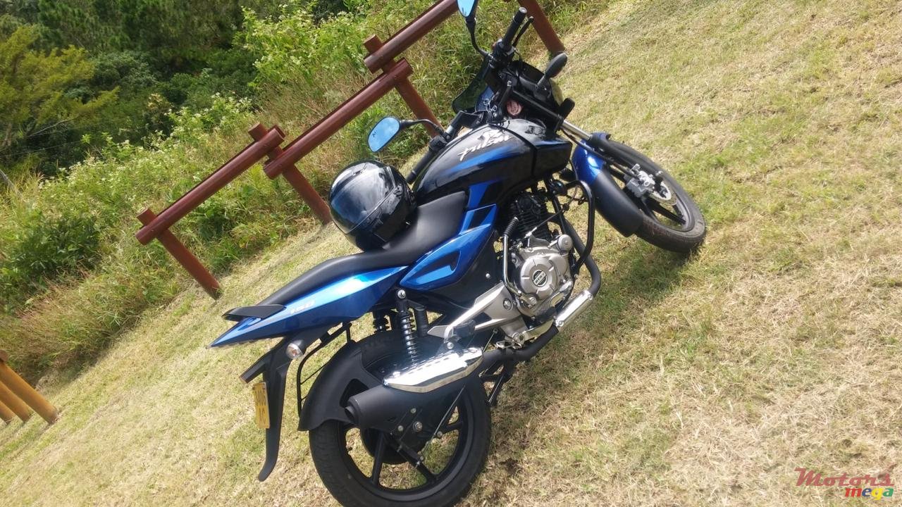 2017' Bajaj photo #2