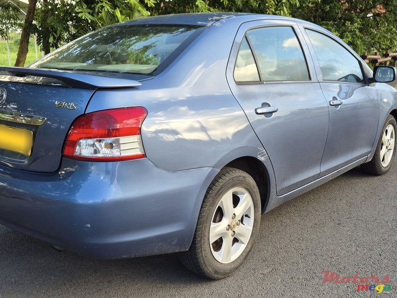 2008' Toyota Yaris photo #2