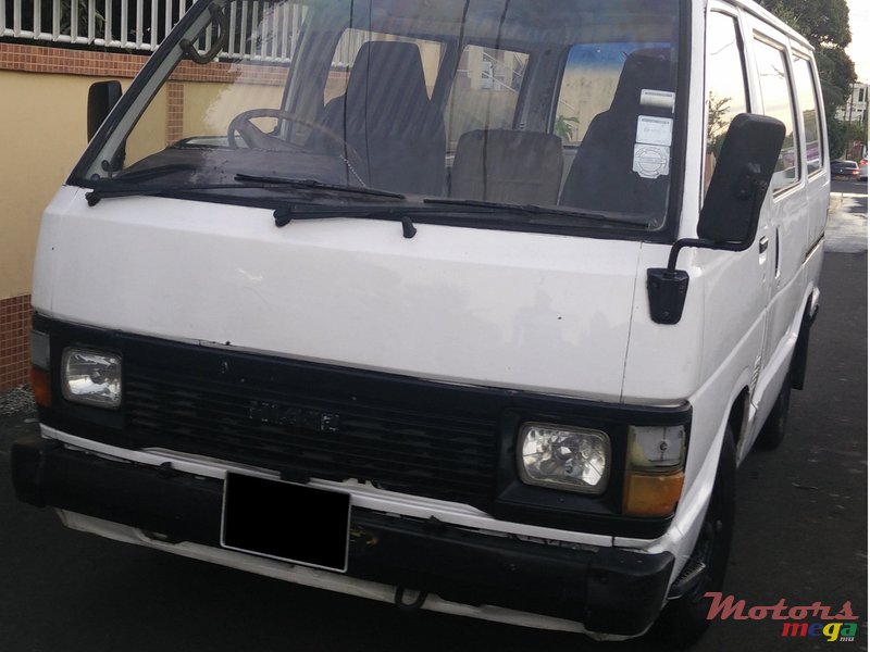 1988' Toyota HiAce photo #2