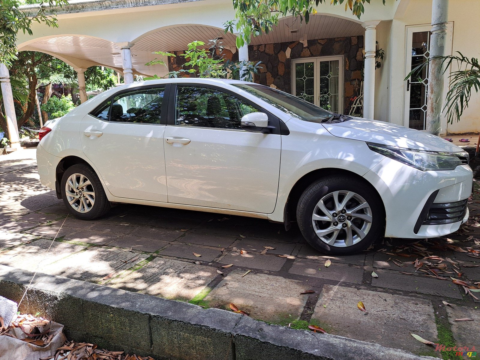 2018' Toyota Corolla photo #1