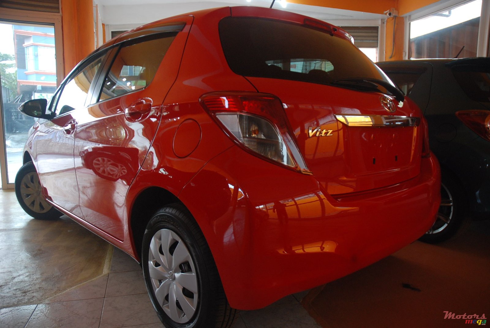 2013' Toyota Vitz photo #2