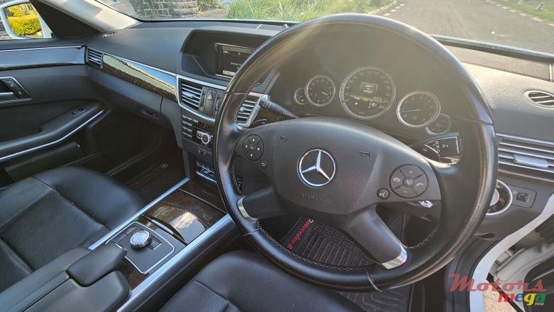 2013' Mercedes-Benz E 250 photo #5