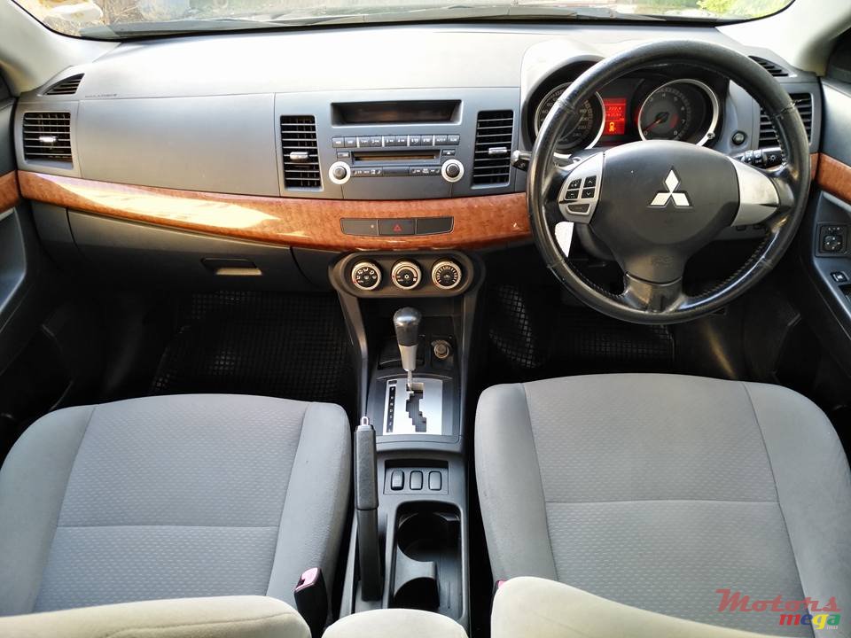 2008' Mitsubishi Lancer EX photo #5