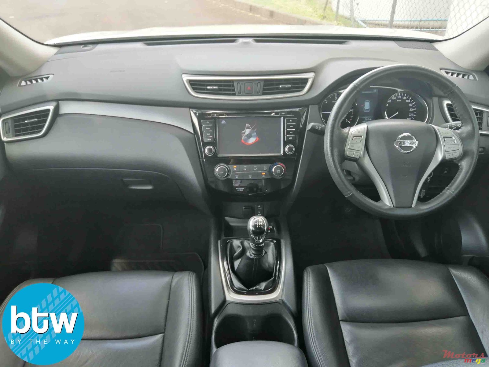 2016' Nissan X-Trail 7 seater photo #4