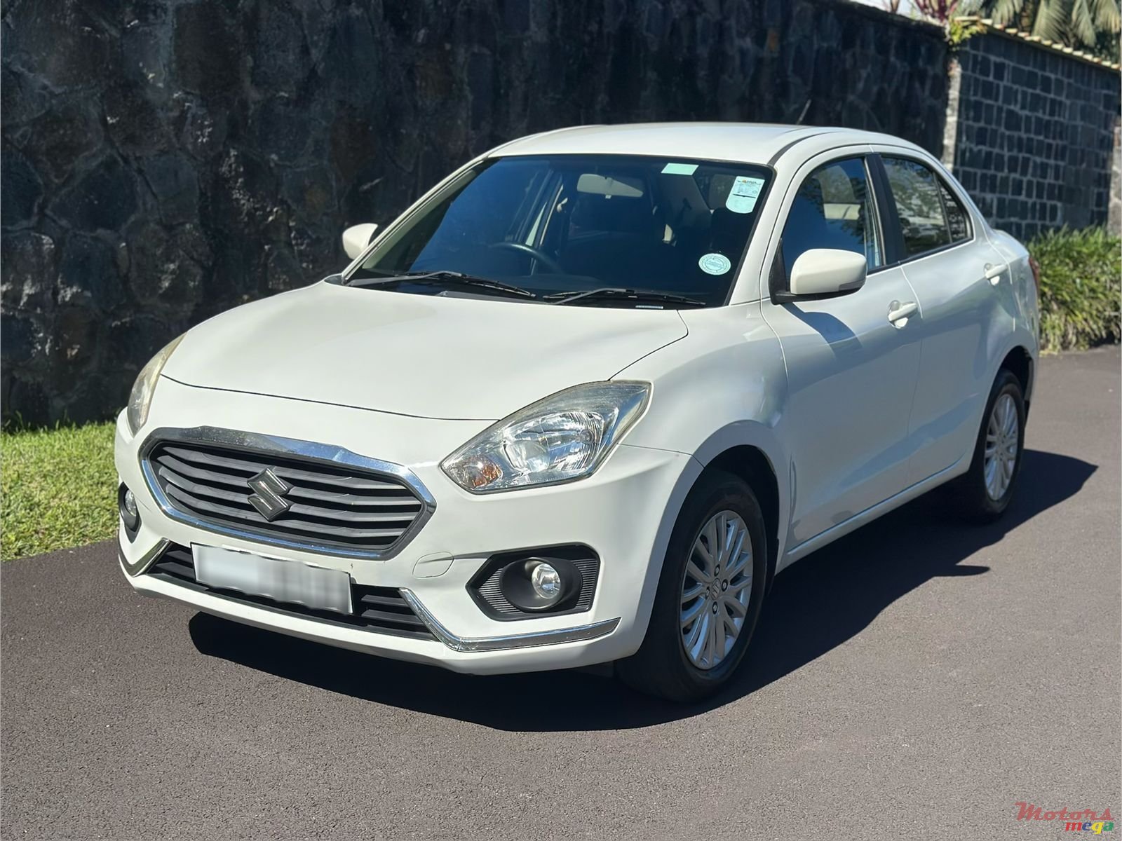 2020' Suzuki Ciaz photo #3