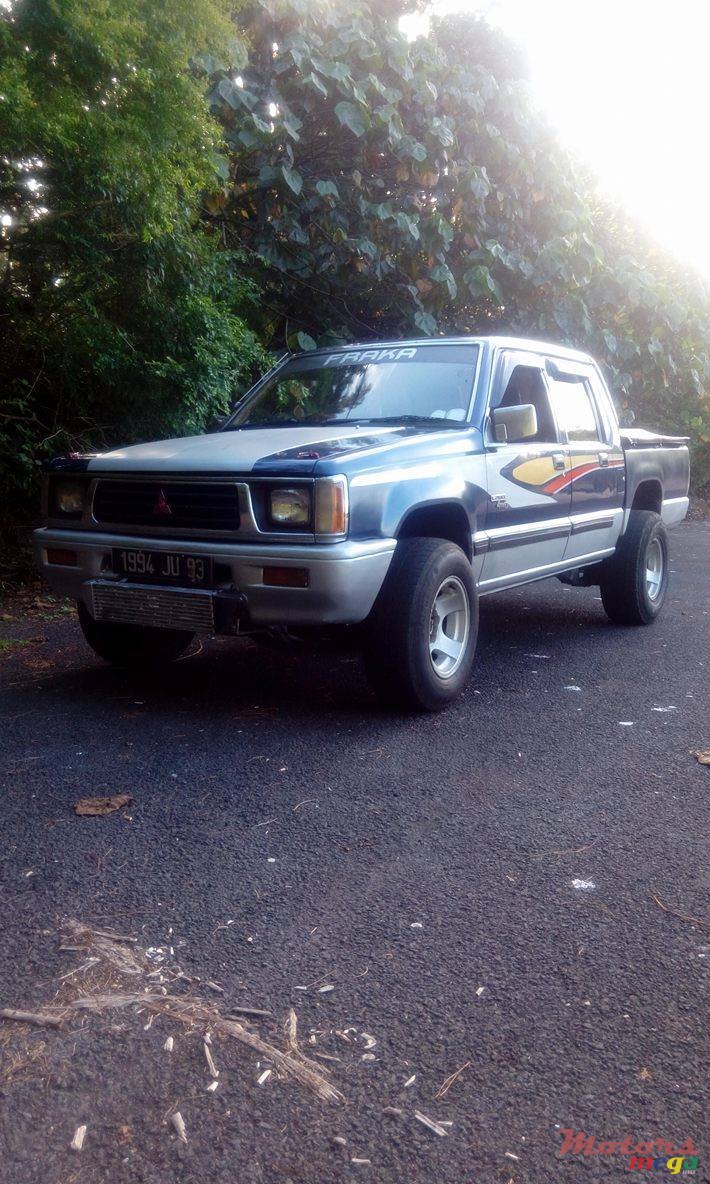 1993' Mitsubishi Truck photo #7