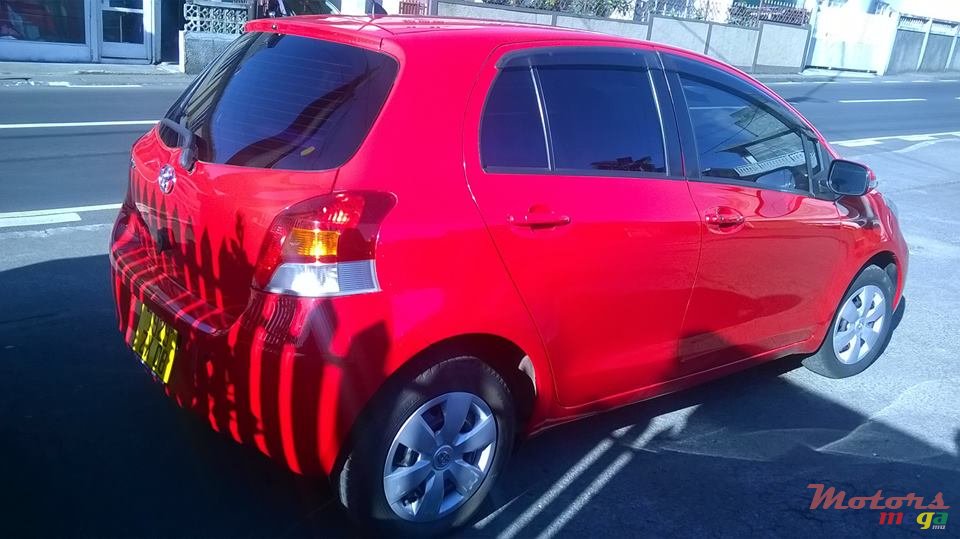 2008' Toyota Vitz photo #5