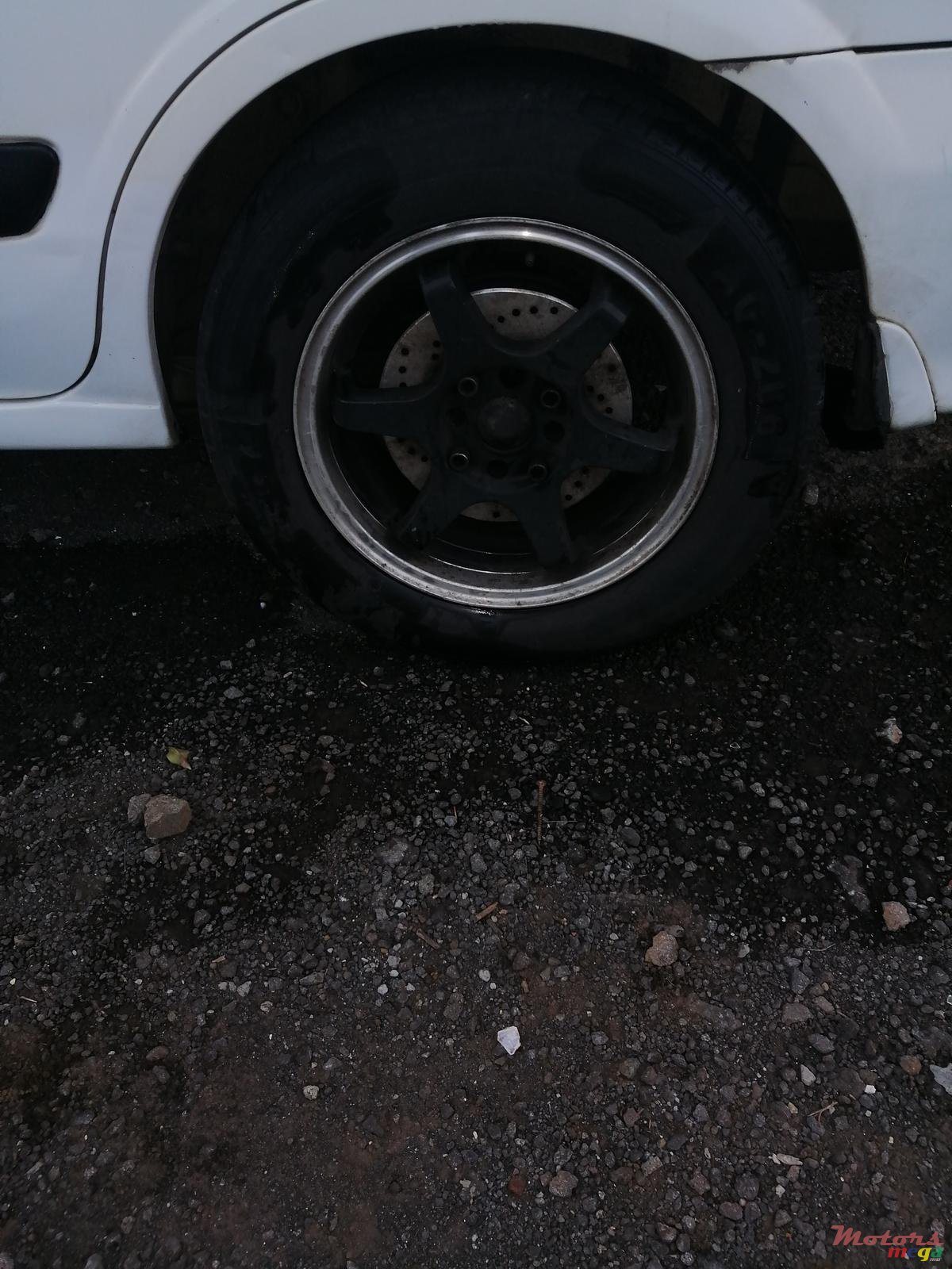 2000' Nissan Sunny Sport photo #5