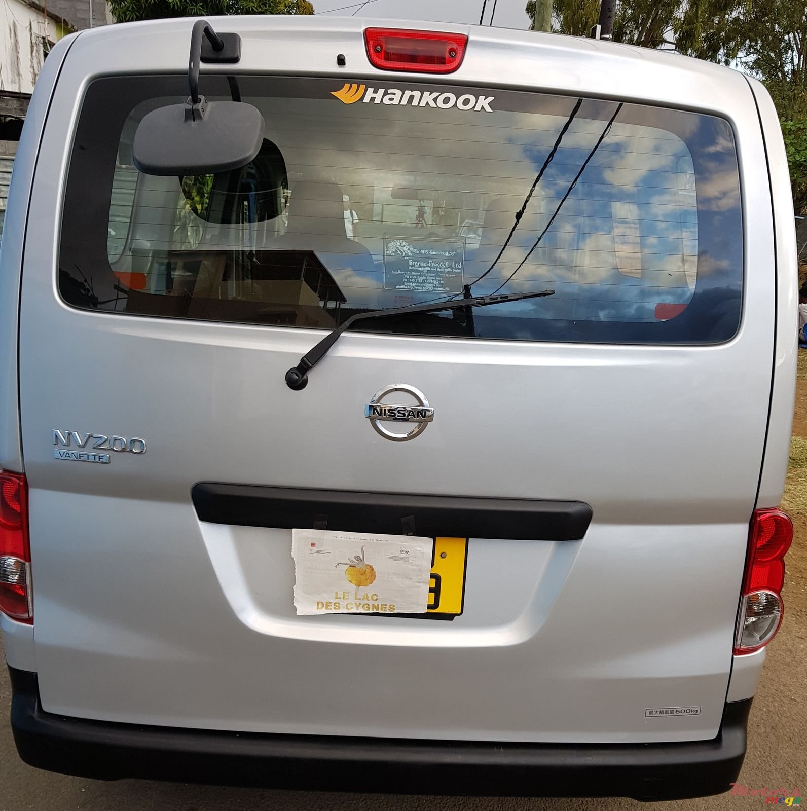 2009' Nissan Full Option   Goods Vehicle photo #2