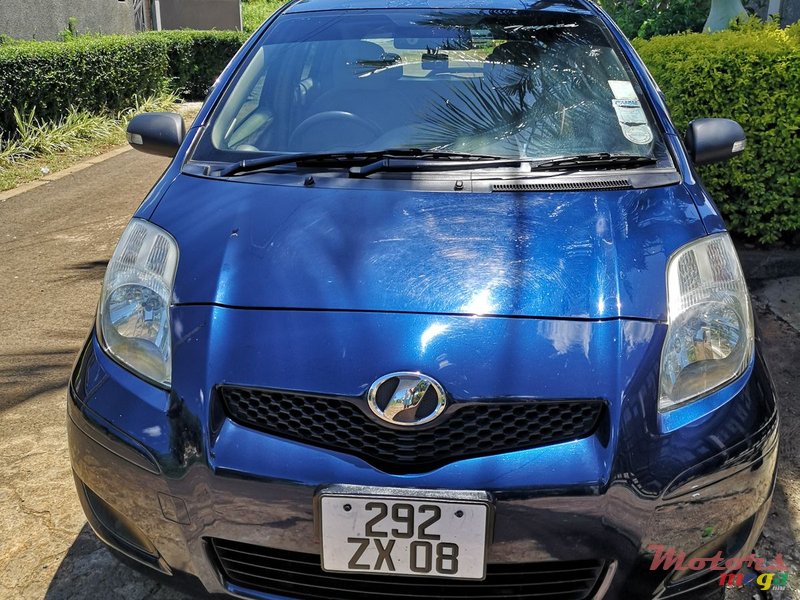 2008' Toyota Vitz photo #4