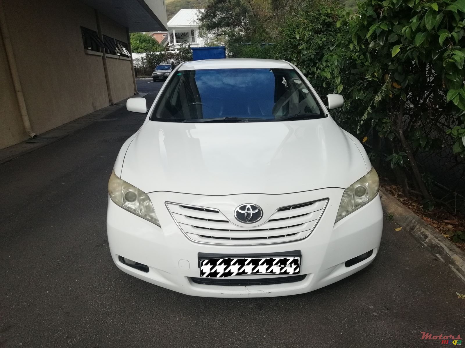 2010' Toyota Camry photo #2