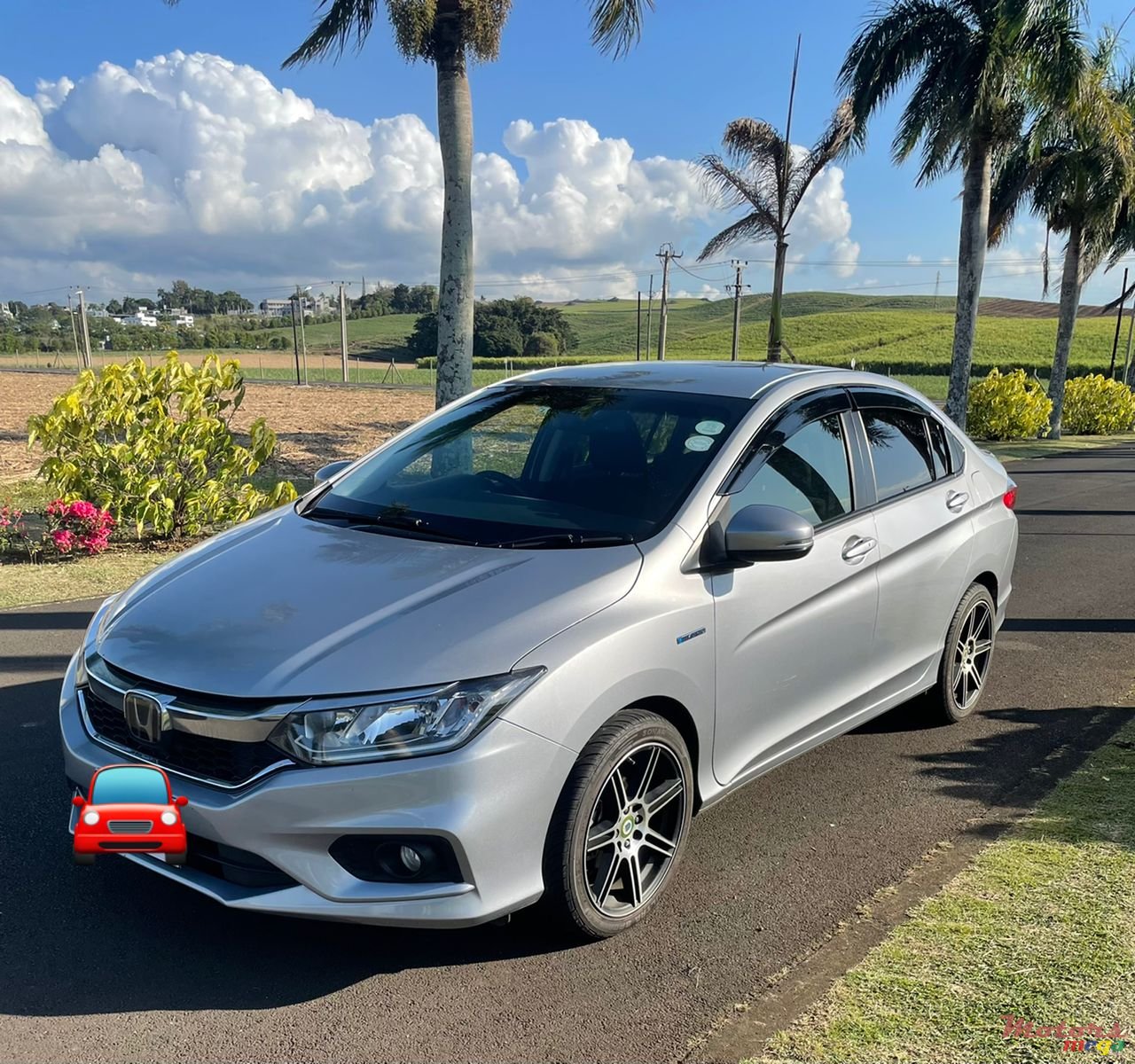 2018' Honda Grace photo #1