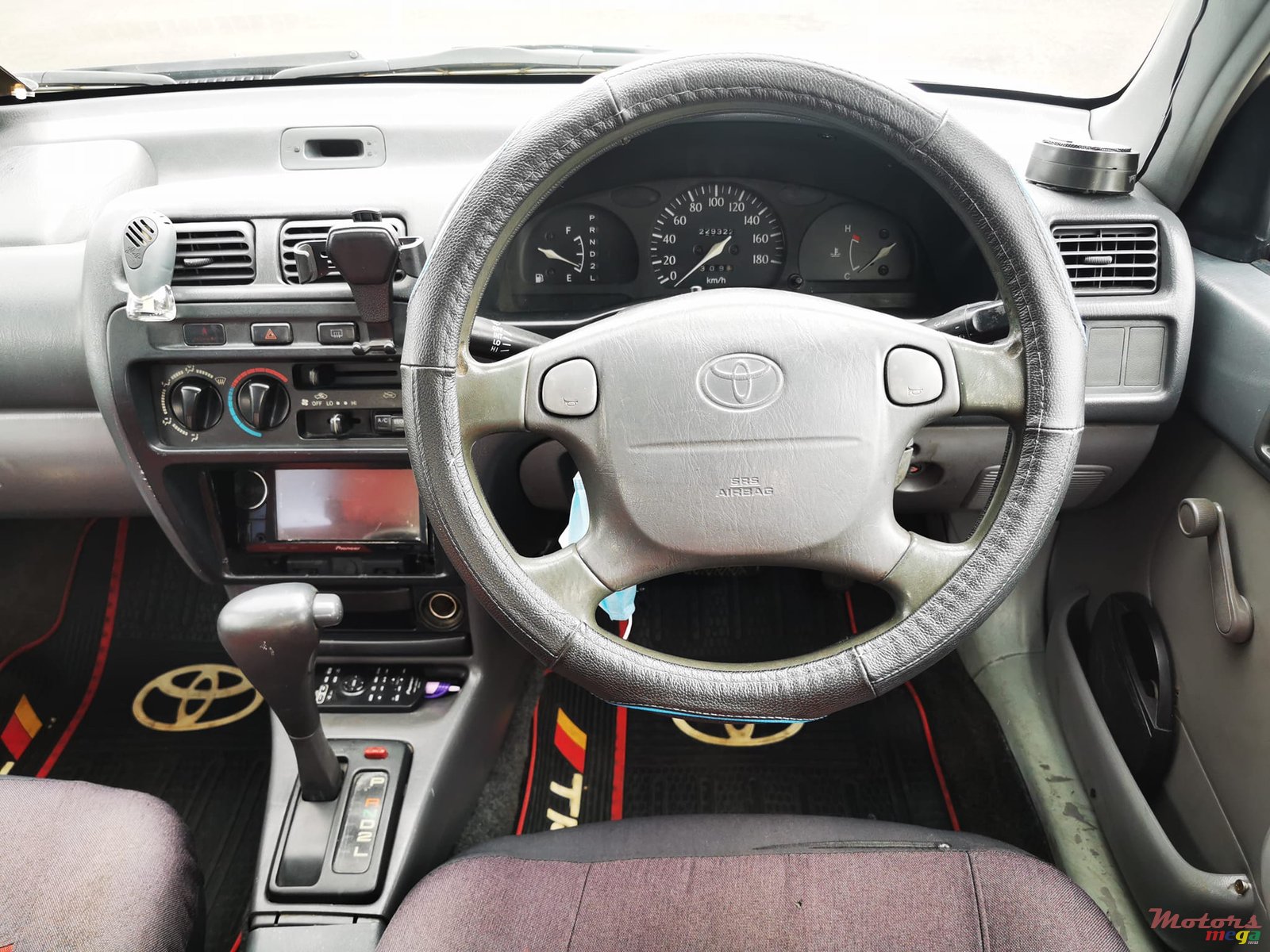 1999' Toyota Starlet photo #4
