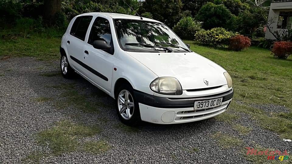 2001' Renault Clio photo #4