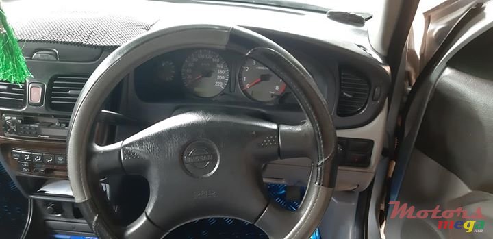 2001' Nissan Sunny photo #5