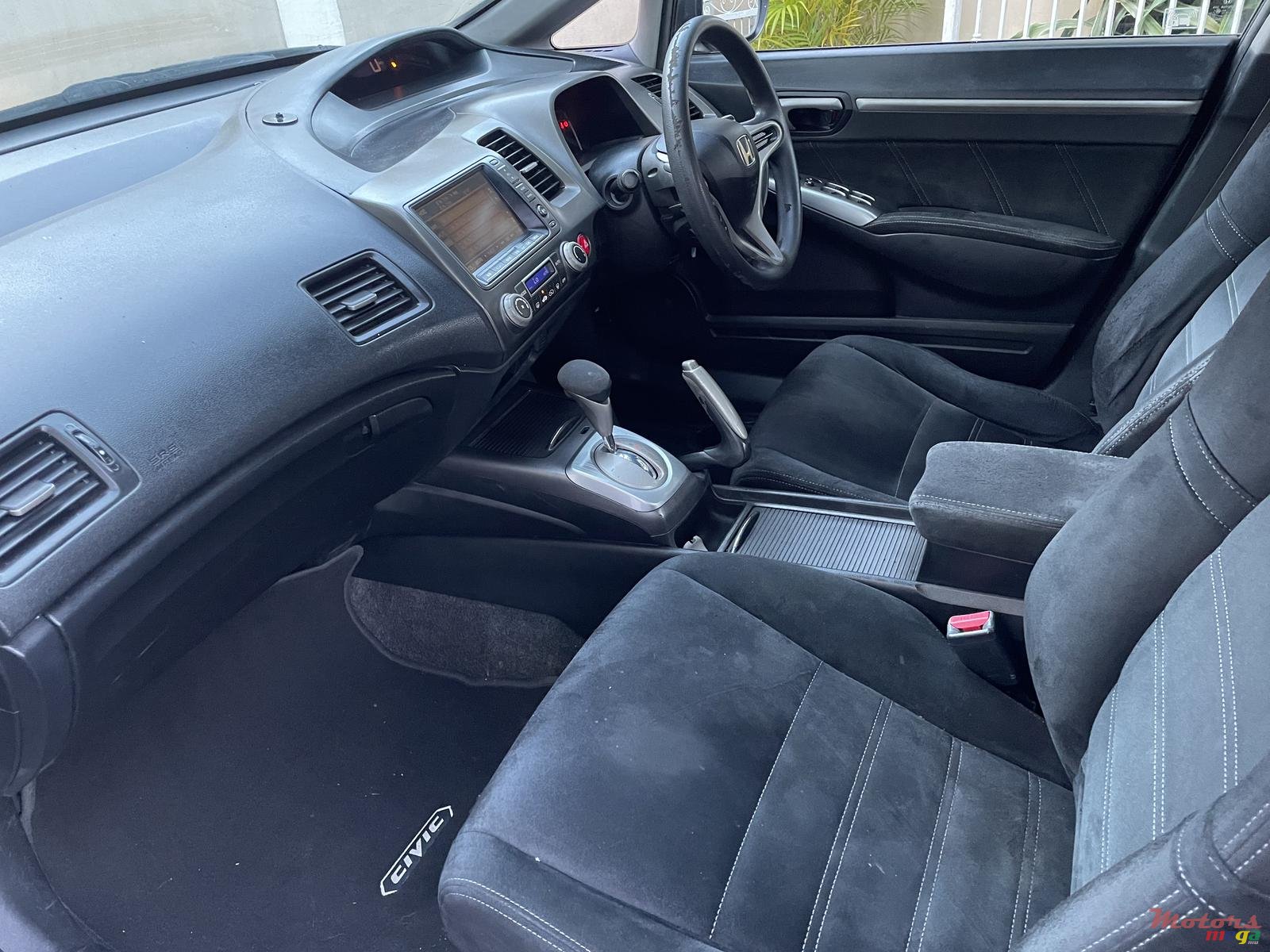 2008' Honda Civic hybrid photo #5