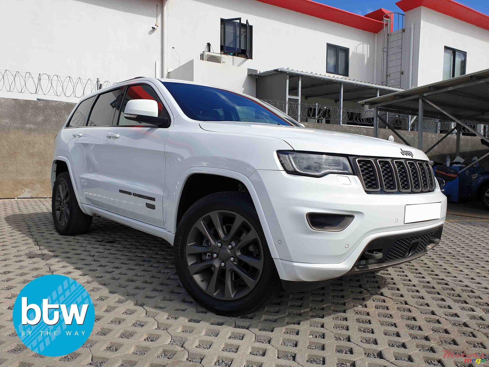 2017' Jeep Grand Cherokee 75th Anniversary Package V6 photo #1